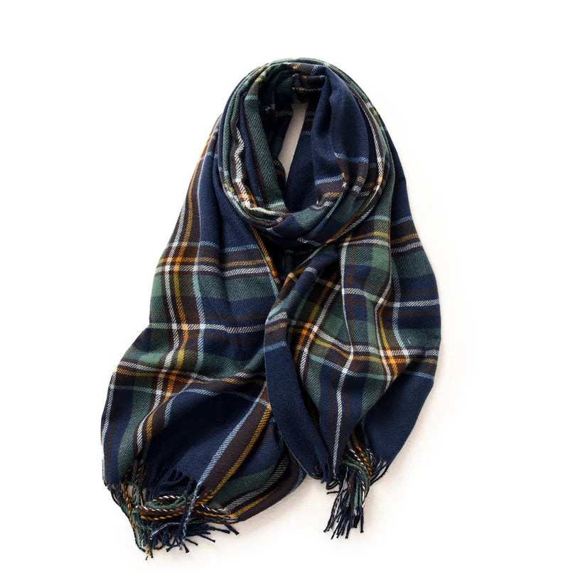 PLAIDA SCARF – THE PERFECT BLEND OF STYLE AND COMFORT