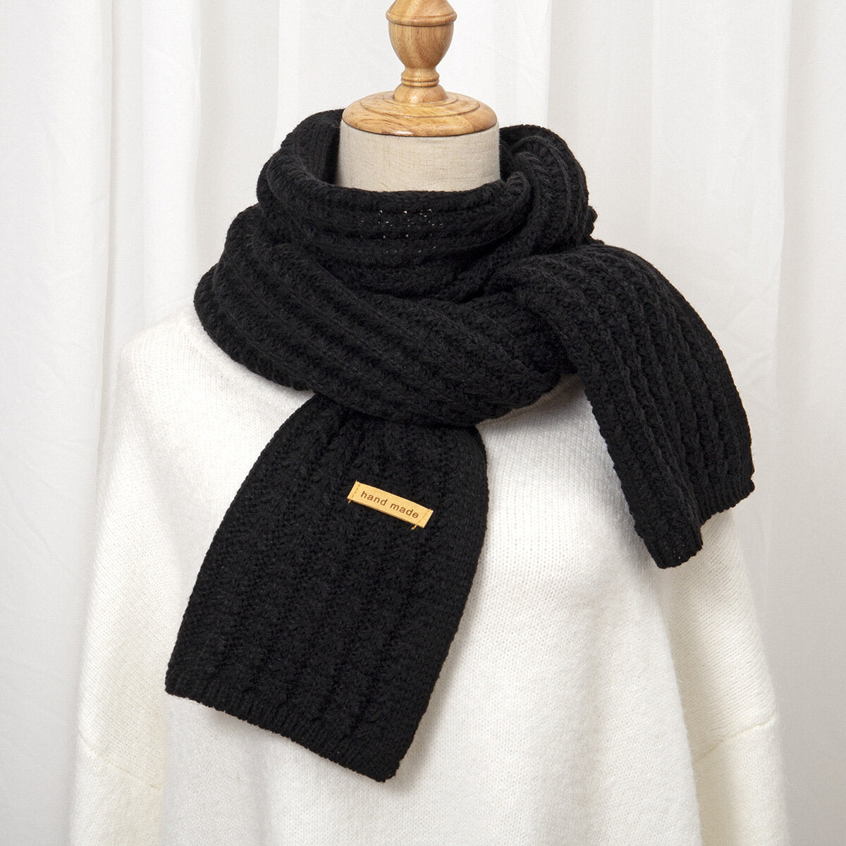 ELYNA – ELEGANT WINTER SCARF